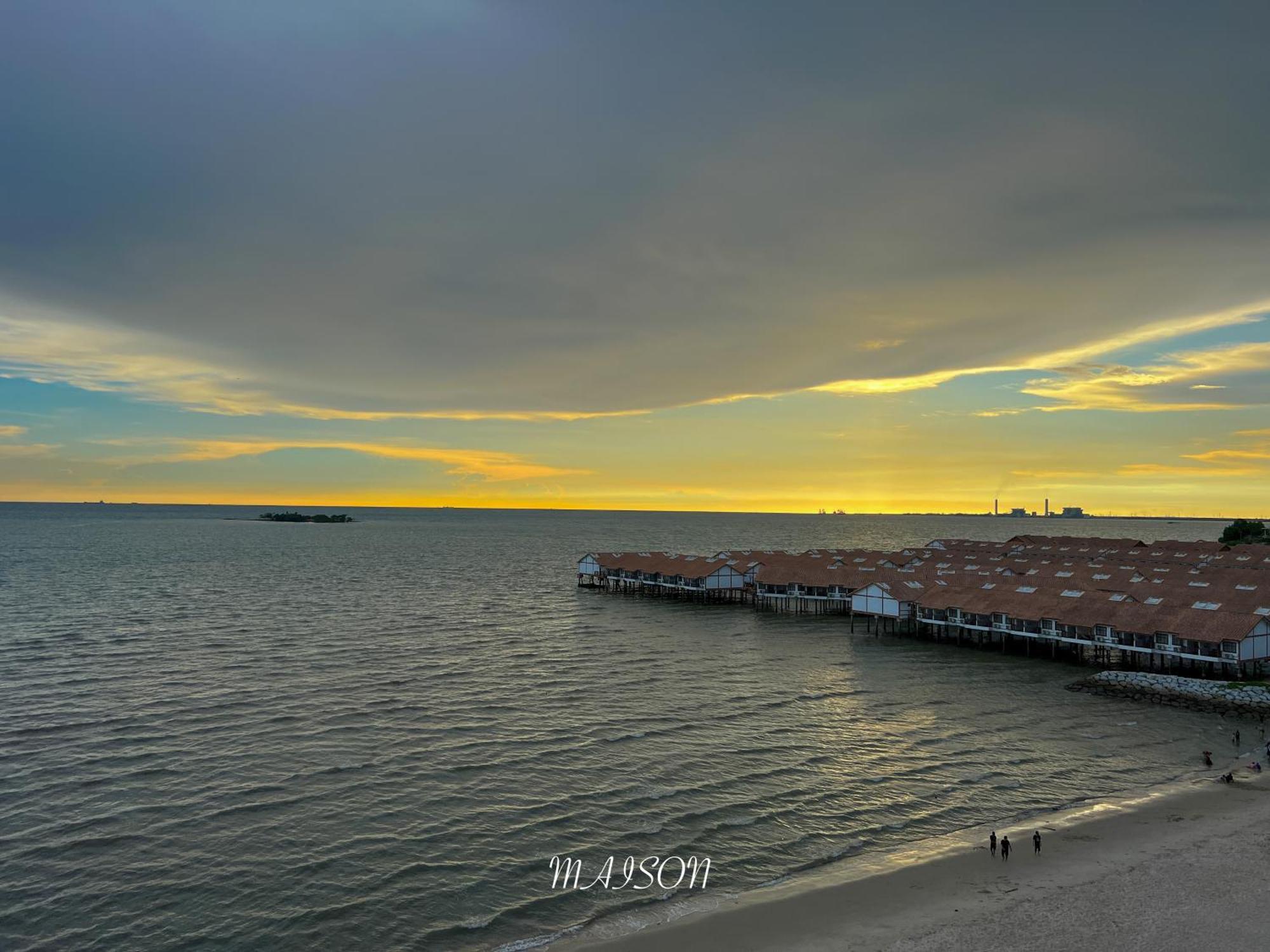 Maison Seaview Suites Port Dickson Exteriör bild